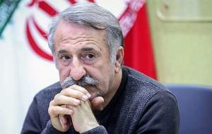 پهلوی‌ها غارت کردند، ولی‌فقیه کشور را حفظ کرد