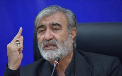 رئیس کمیسیون امنیت ملی: از خطوط قرمز عقب‌نشینی نخواهیم کرد