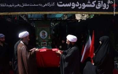 تصاویر برافراشته‌شدن پرچم خونخواهی رهبر شهید  