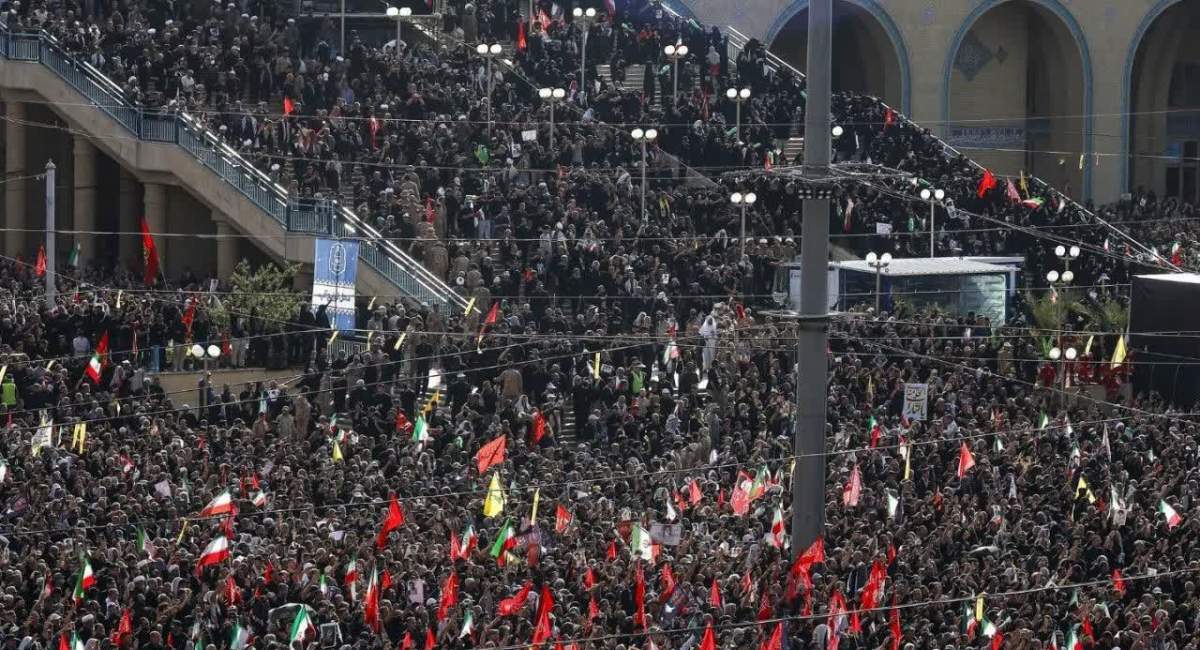تصاویر با شکوه از وداع با رهبر شهید در مصلی  