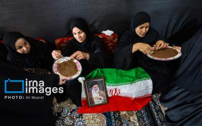 عکس/ بدرقه‌ رهبر شهید به رسم زنان عرب