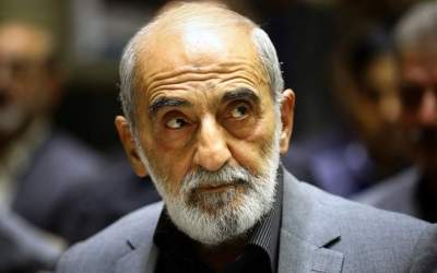 انتقاد شریعتمداری از پیگیری برنامه فردوسی‌پور توسط پزشکیان