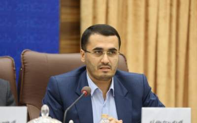 روح‌الله متفکرآزاد: مخالف تغییر قیمت بنزین هستیم  
