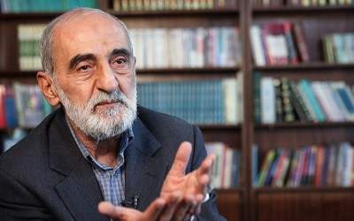 هشدار شریعتمداری: با تنگه هرمز، راه تنفس دشمن را باز نکنید!