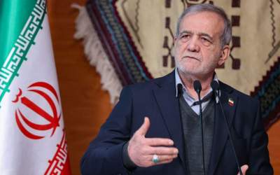 انتقاد پزشکیان از صدور کارت بازرگانی برای افراد فاقد صلاحیت