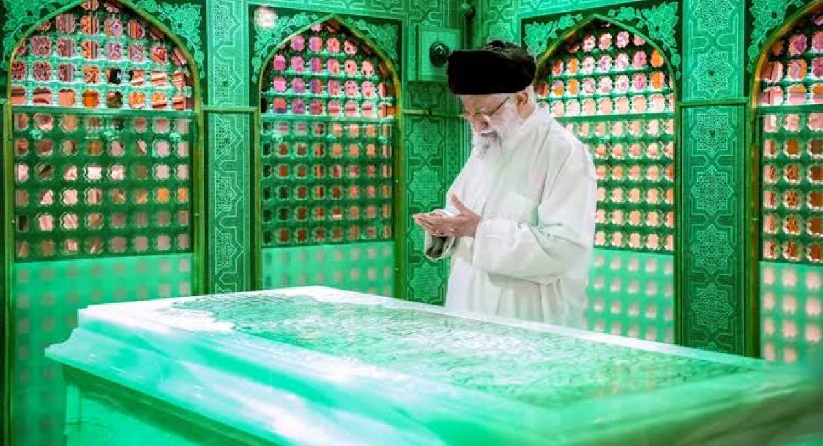 دعای کمترشنیده‌شده رهبر شهید در حرم امام رئوف  